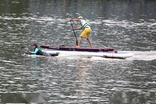 家门口也能划桨板啦 重庆首家桨板水上运动中心揭牌