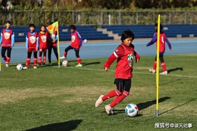 《中国足球到底缺了点什么》作者:豪放大海,足球