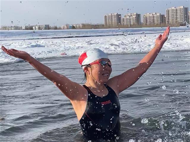 鄂温克族自治旗：科学冬泳感受冰雪运动快乐