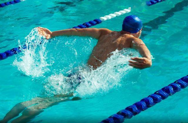 游泳时，有氧训练和无氧训练，到底谁先谁后？