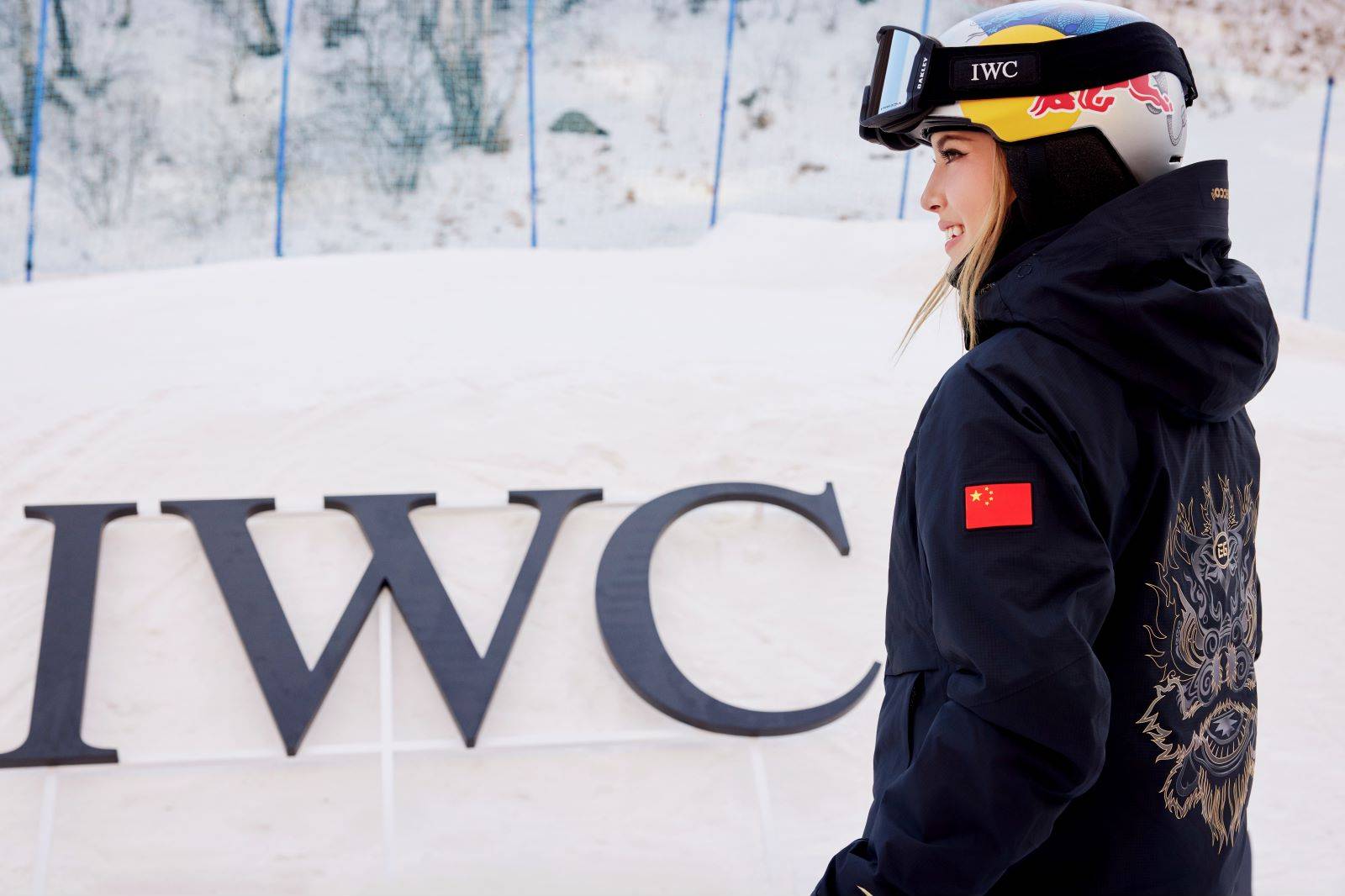 IWC万国表与奥运冠军谷爱凌共聚云顶滑雪公园 再度举办青少年滑雪训练日