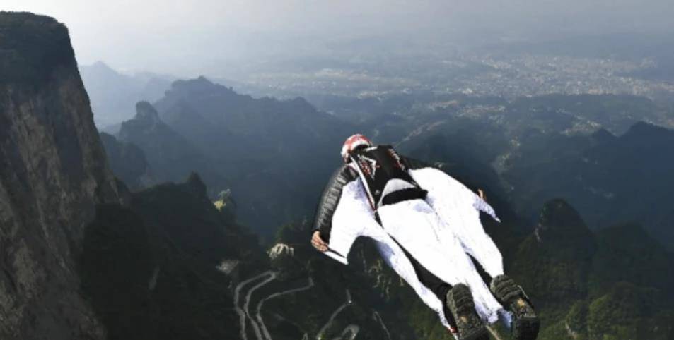 2020年女大学生刘安：翼装飞行时遇难， 为了 运动牺牲性命值得吗？ 