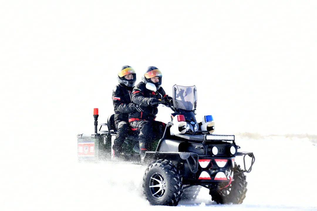 零下45℃工作，雪橇/轮胎/履带相互转换，新型应急救援雪地摩托车安排！
