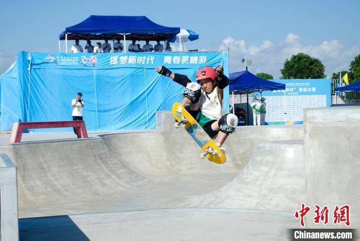 学青会滑板比赛广州收获2金 国内参与人群不断增加