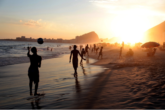 "沙滩足球：九大趣事，从巴西沙滩到世界竞技场"