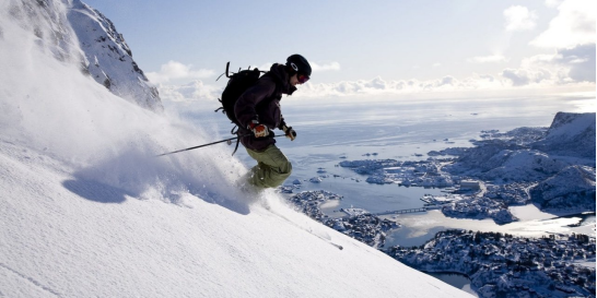 "雪上飞翔：滑雪带来的令人兴奋之旅"