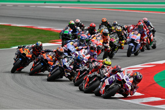 《MotoGP：摩托车世界锦标赛的魅力、历史和竞争激烈性》