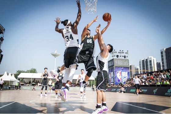 "三人篮球：街头篮球的全球热潮和体育发展"