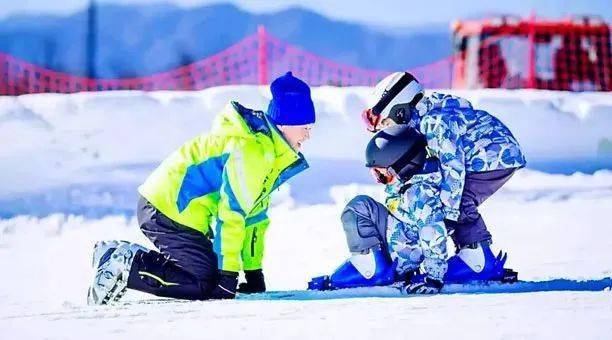 【冬令营】向冰雪出发， 挑战飞雪少年！ 2天1夜， 共赴一场雪地运动会