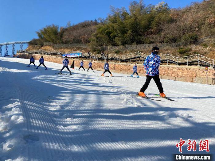 “冷资源”变身“热产业” 安徽启动快乐健身大众冰雪季