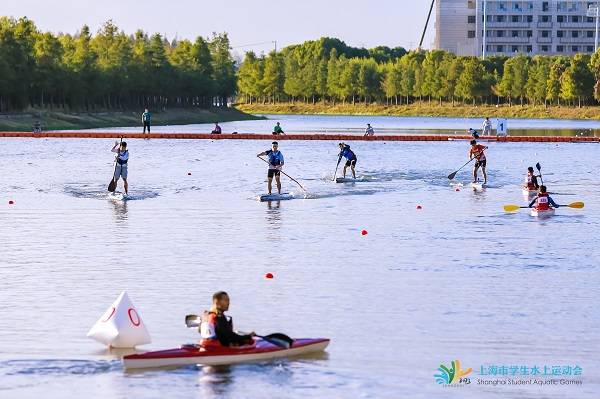 激起浪花朵朵 上海市第一届学生水上运动会在临港开赛
