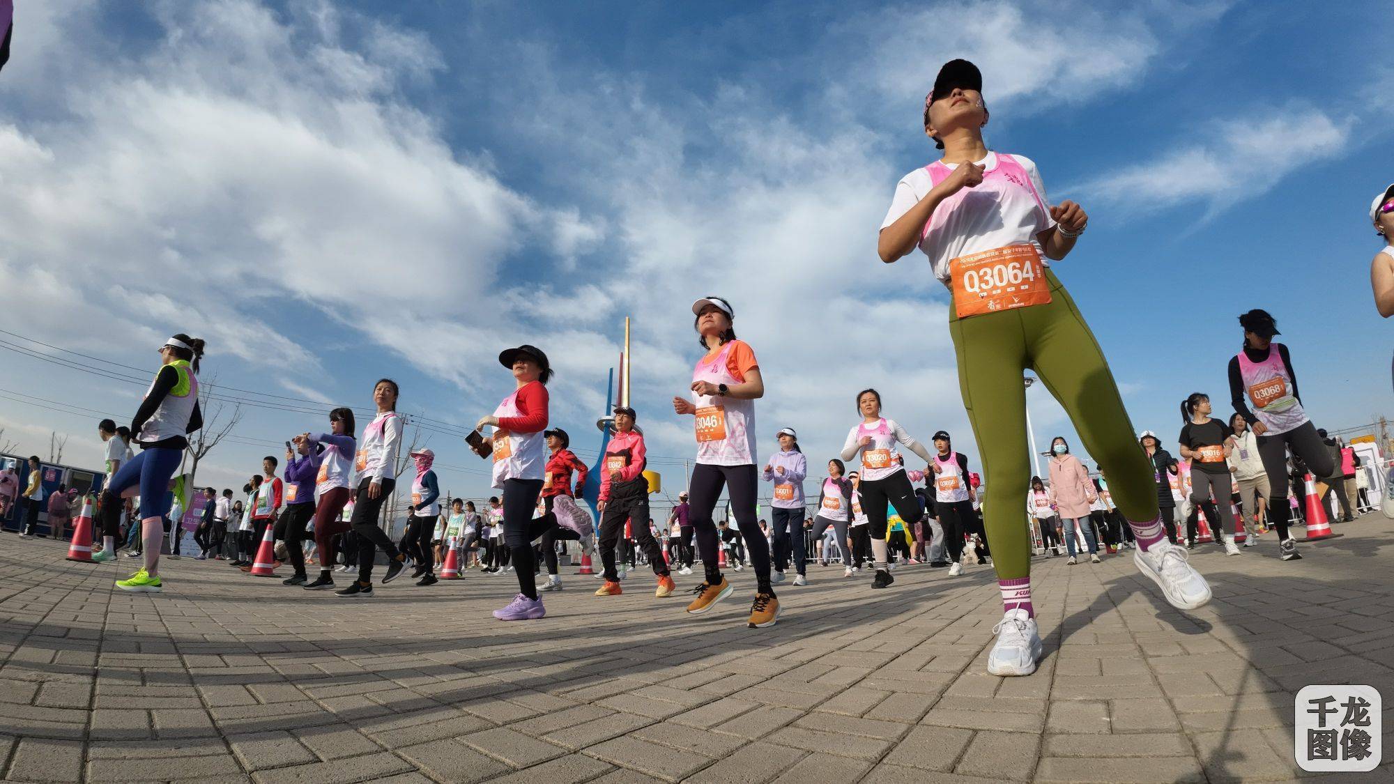 杏福香马——2024北京延庆香营第二届女子半程马拉松举行