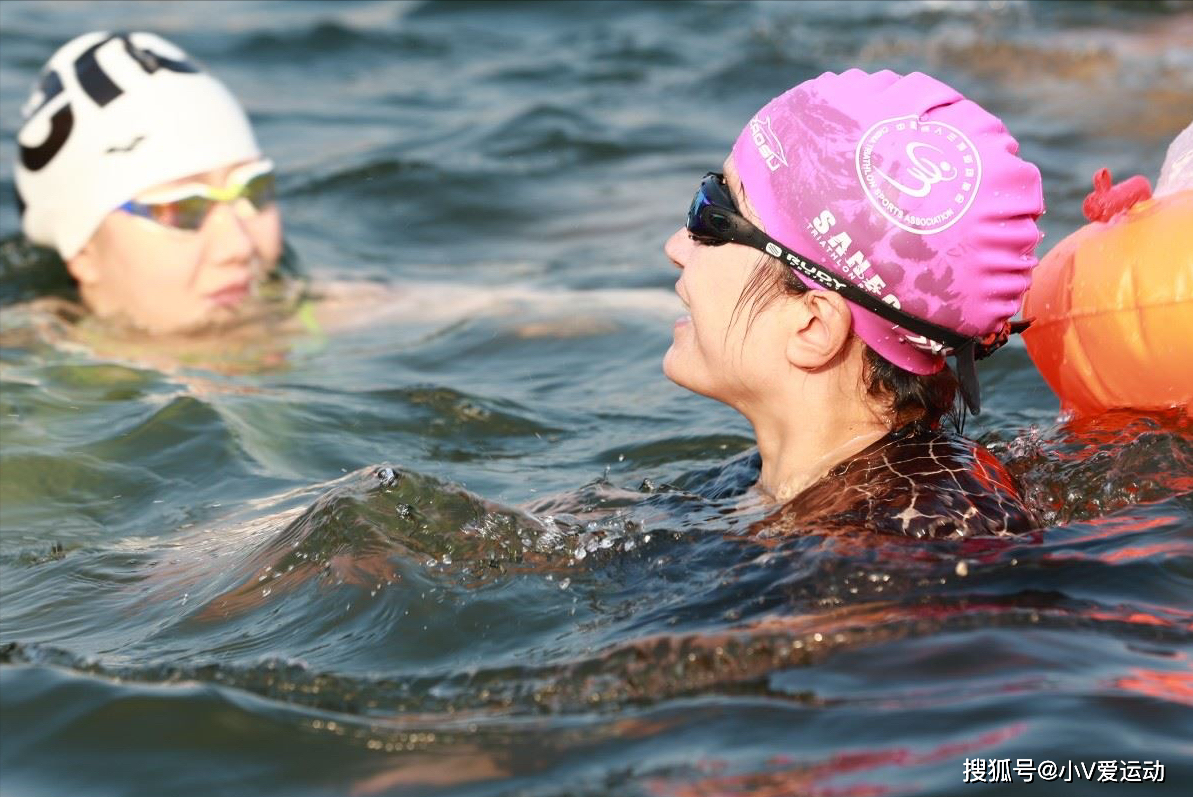 身体湿气重跟经常游泳有关系吗？是游泳造成的吗？
