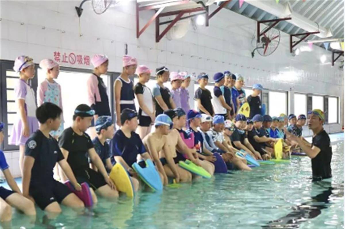 湖北孝感教育部门部署“游泳进校园”，今年要教会2万名学生游泳