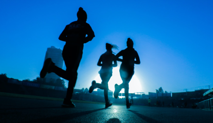 夜间运动与心脏健康：华体网为您揭示最佳运动时机